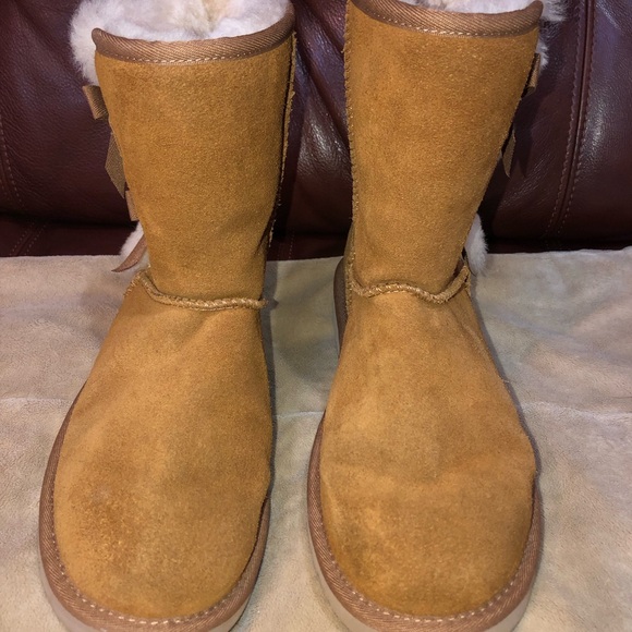 Koolaburra by UGG fleece lined Leather Boots. US 9 Women’s Gently Used. - Picture 5 of 10